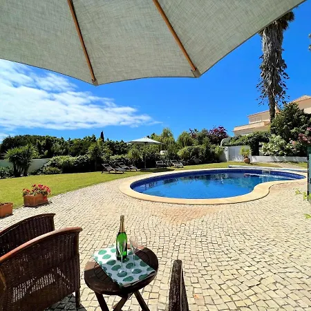 Balaia With Private Pool By Homing וילה אלבופיירה