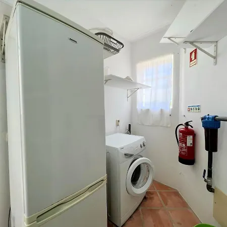 Balaia With Private Pool By Homing וילה אלבופיירה